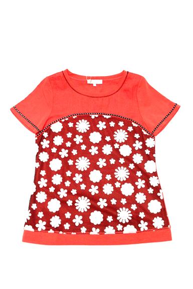 เสื้อผ้าลินิน แต่งลายดอกไม้ที่ตัวเสื้อ 